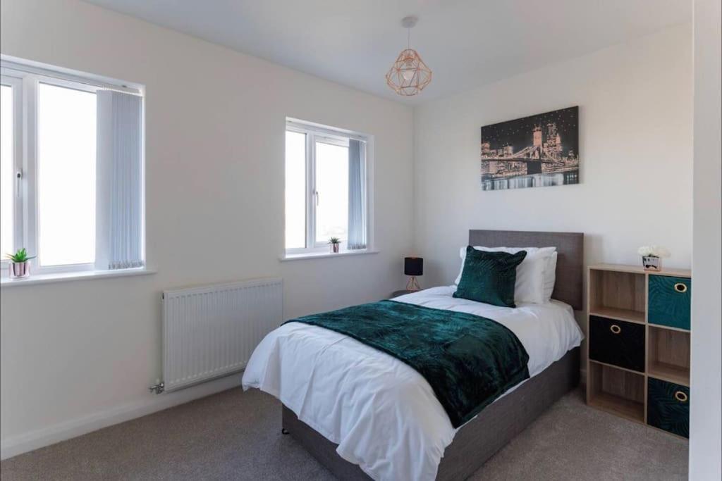 Luxury 3-Bedroom, 2-Bathroom Home Sleeps 7 People Liverpool Exteriör bild