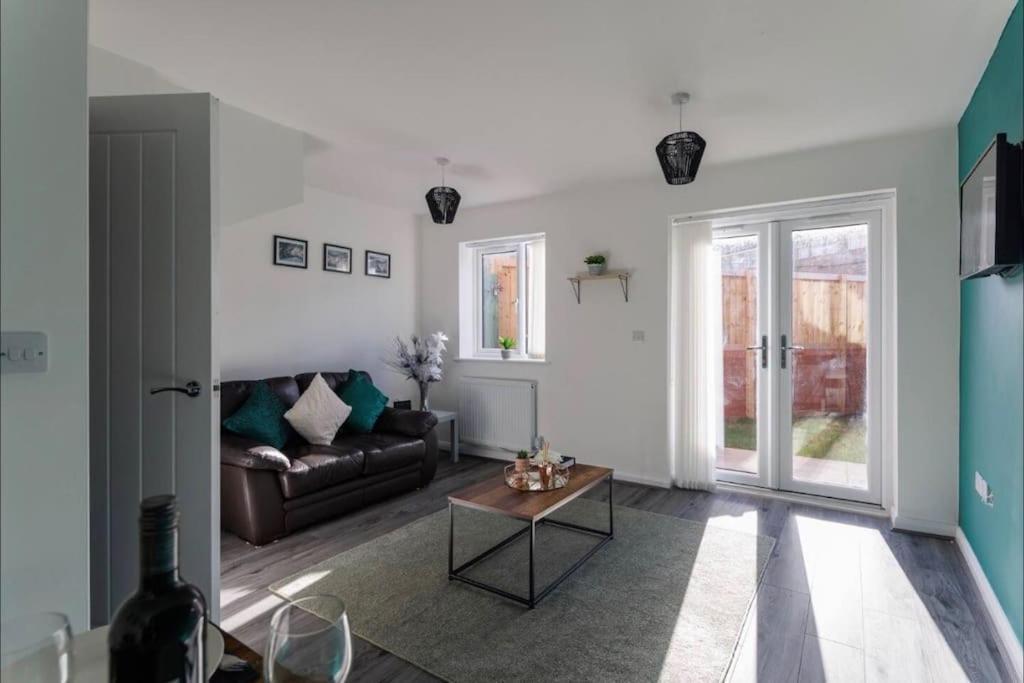Luxury 3-Bedroom, 2-Bathroom Home Sleeps 7 People Liverpool Exteriör bild