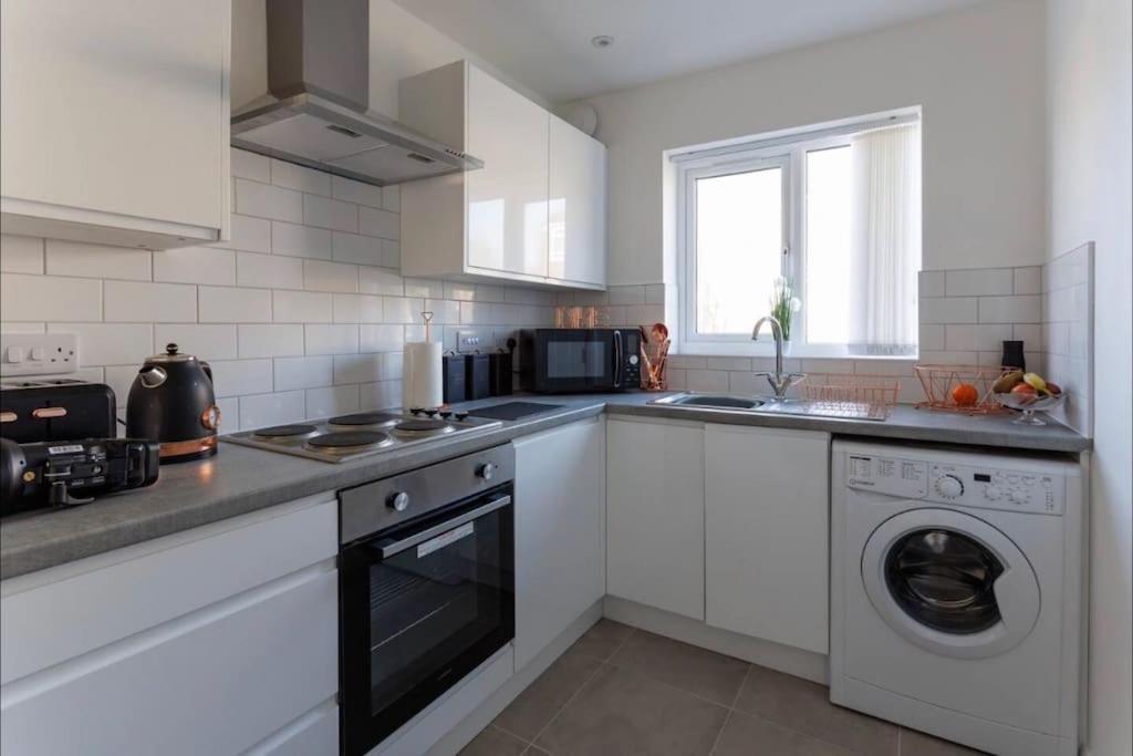 Luxury 3-Bedroom, 2-Bathroom Home Sleeps 7 People Liverpool Exteriör bild